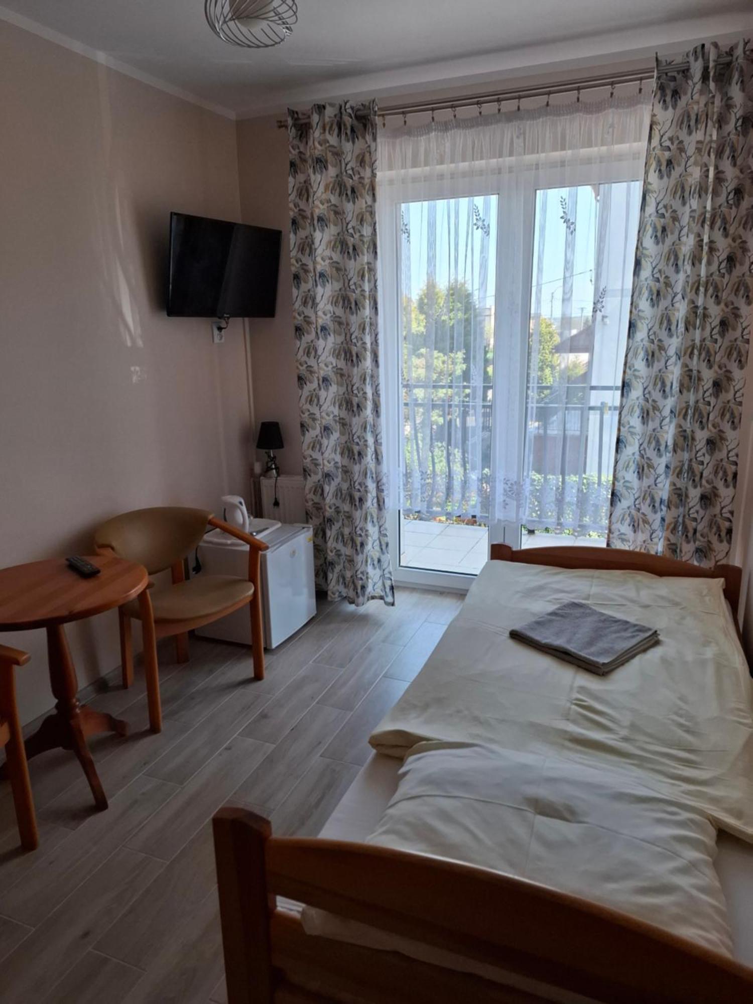 Dom Wczasowy Plomyk Władysławowo Exteriör bild